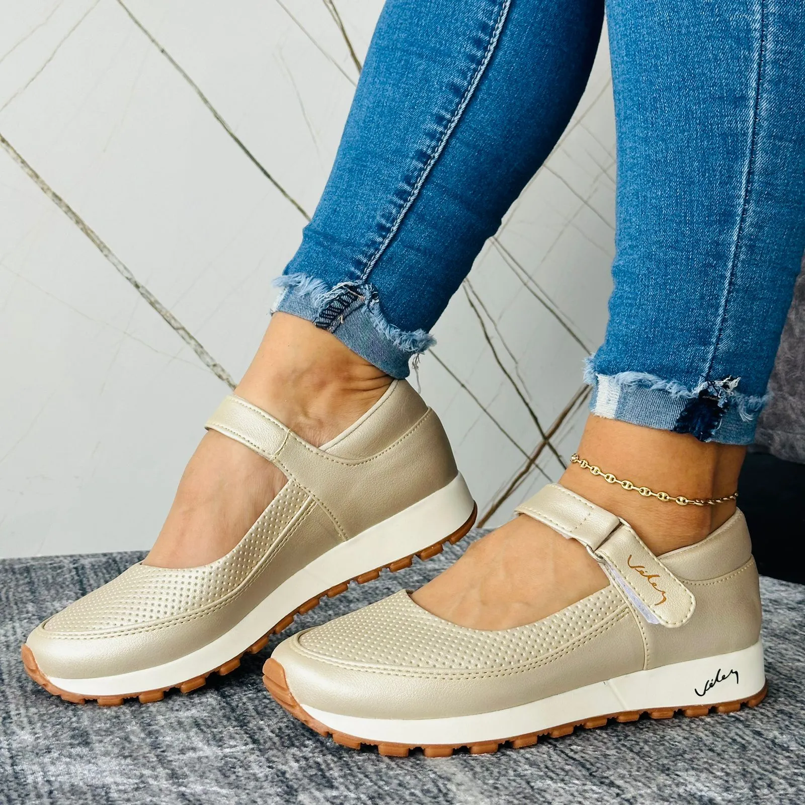 Balance Step- Orthopedic Shoe
