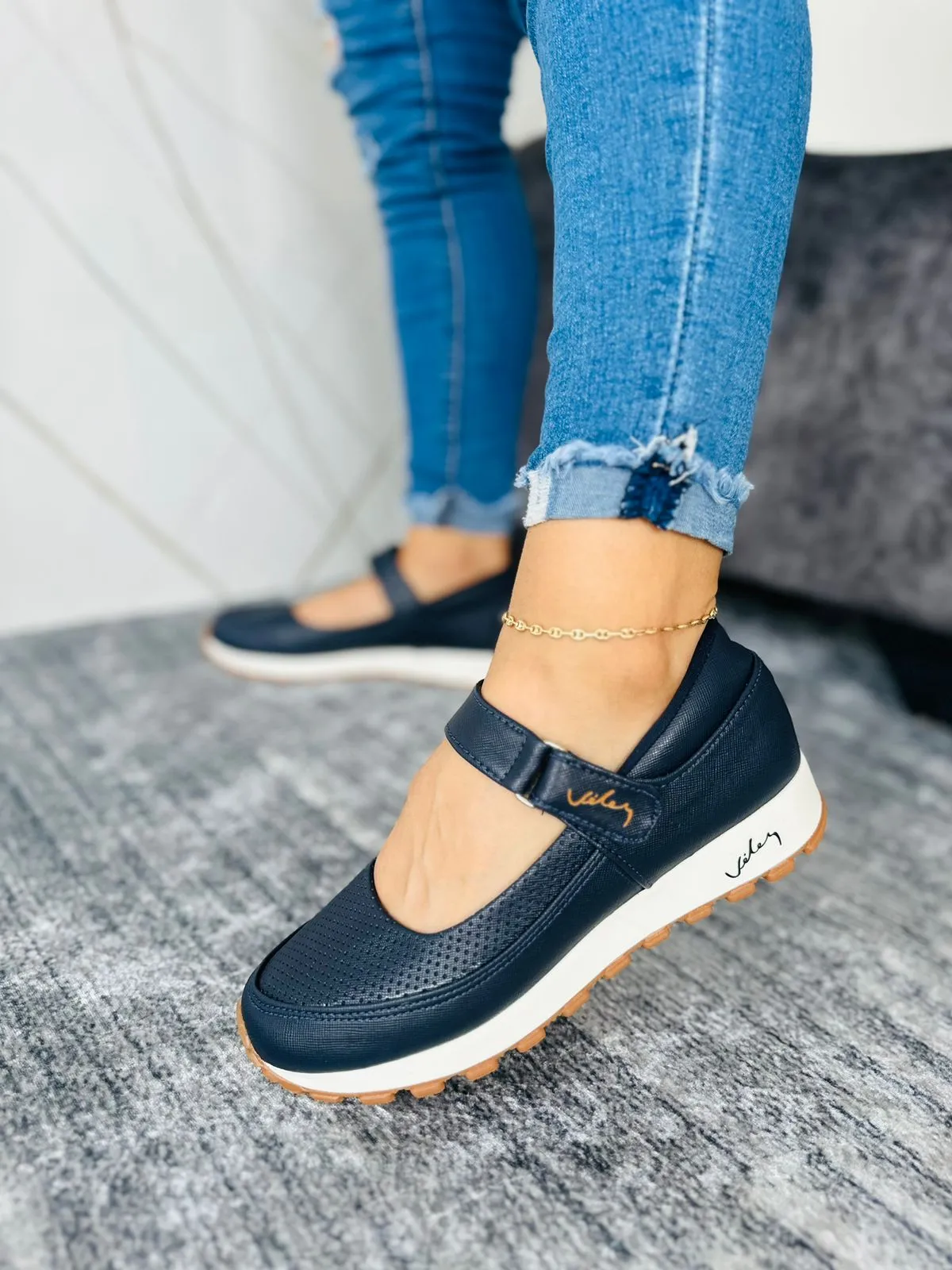 Balance Step- Orthopedic Shoe