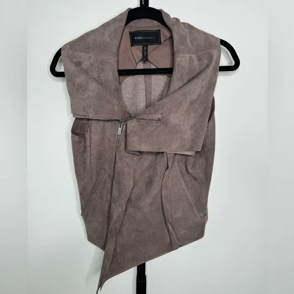 BCBGMAXAZRIA Asymmetrical Brown Vest - Chic and Versatile Fashion