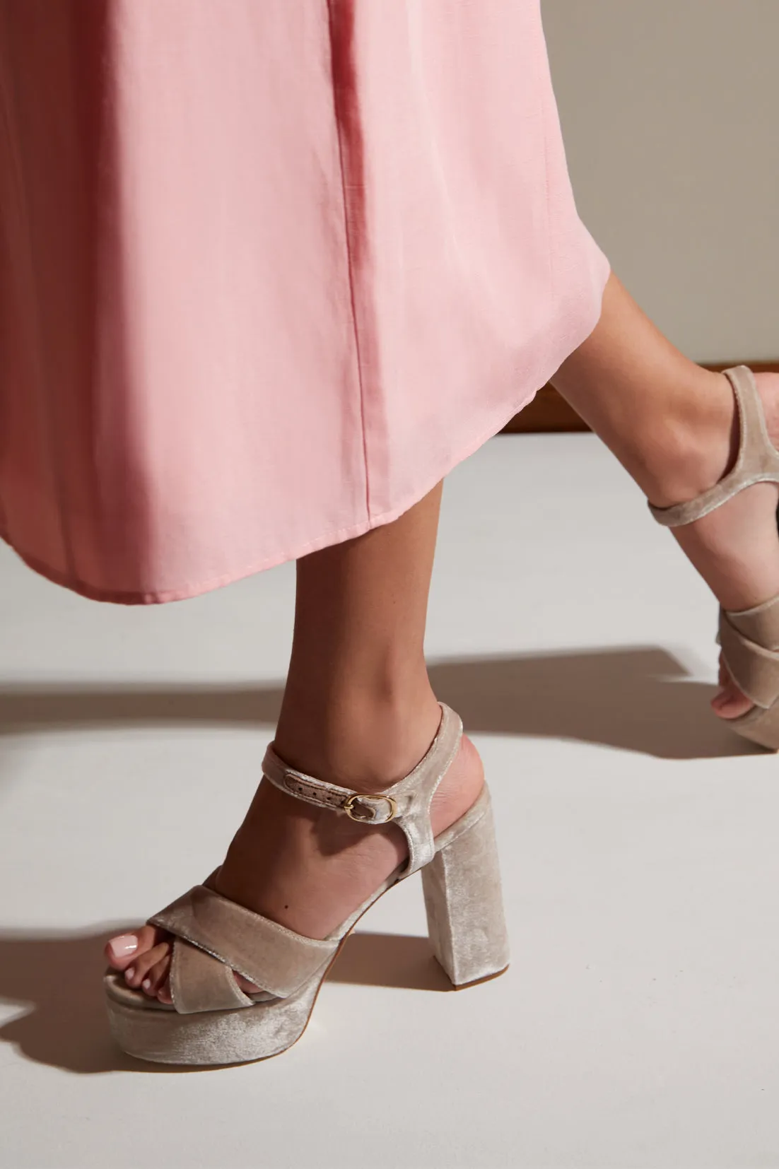 Bella Taupe Velvet