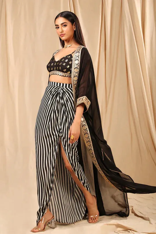 Black & White Wallflower Cape Set