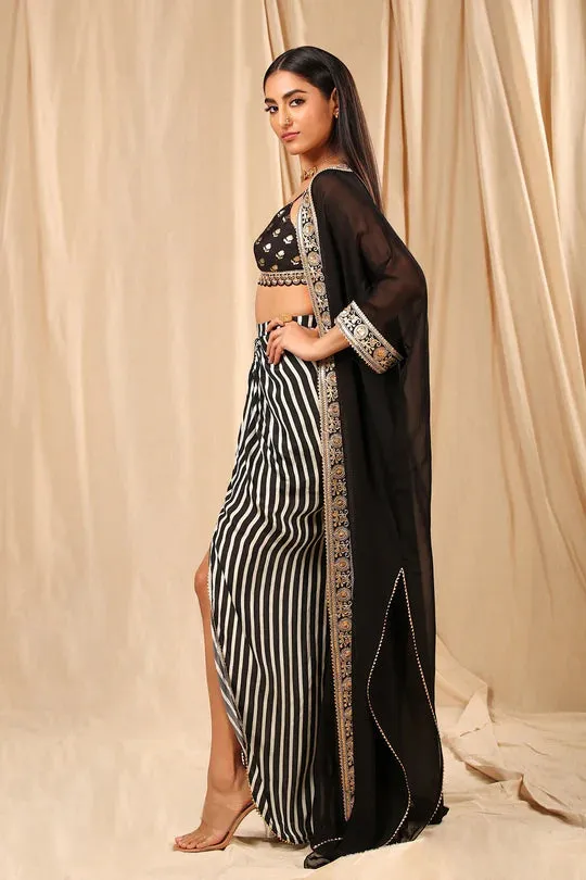 Black & White Wallflower Cape Set