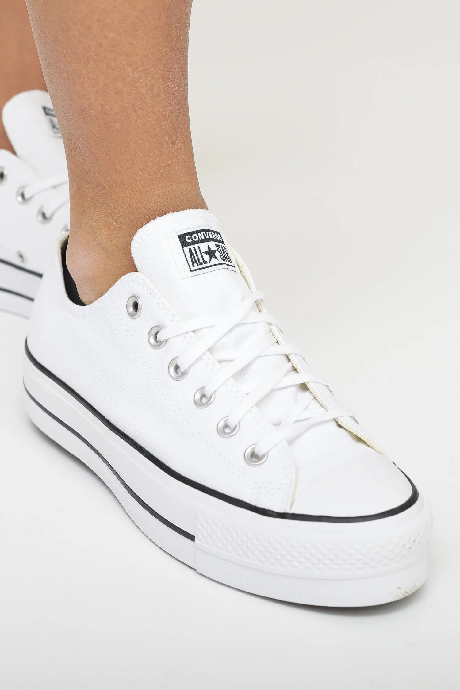 Chuck Taylor All Star Platform Canvas Low Top - White