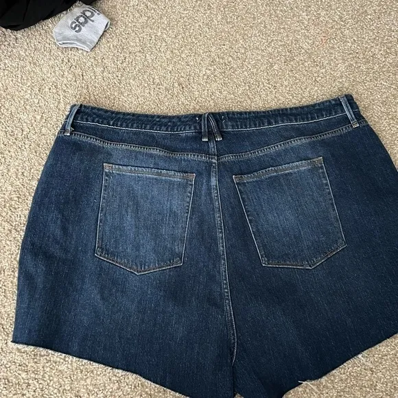 Good American Cut Off Denim Shorts