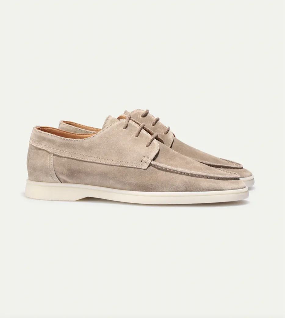 Luxurious and trendy leather loafers for men with elegance