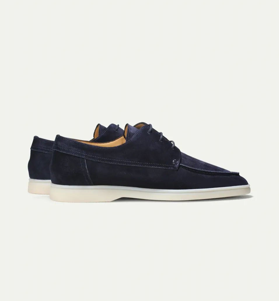 Luxurious and trendy leather loafers for men with elegance