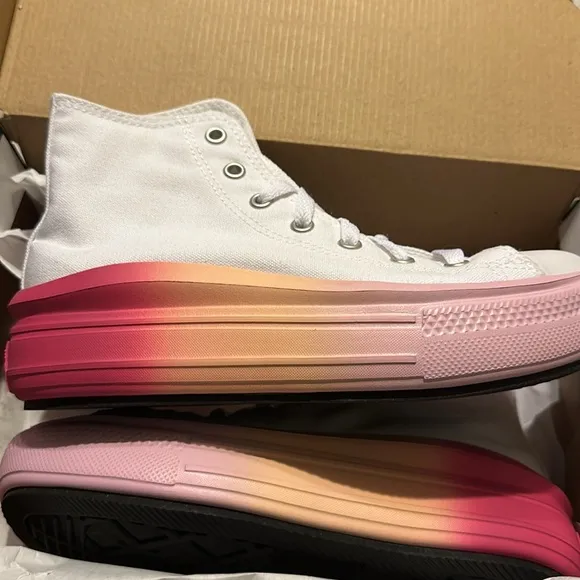 NWT Converse Chuck Taylor All Star Move Platform Brig white/stardust lilac