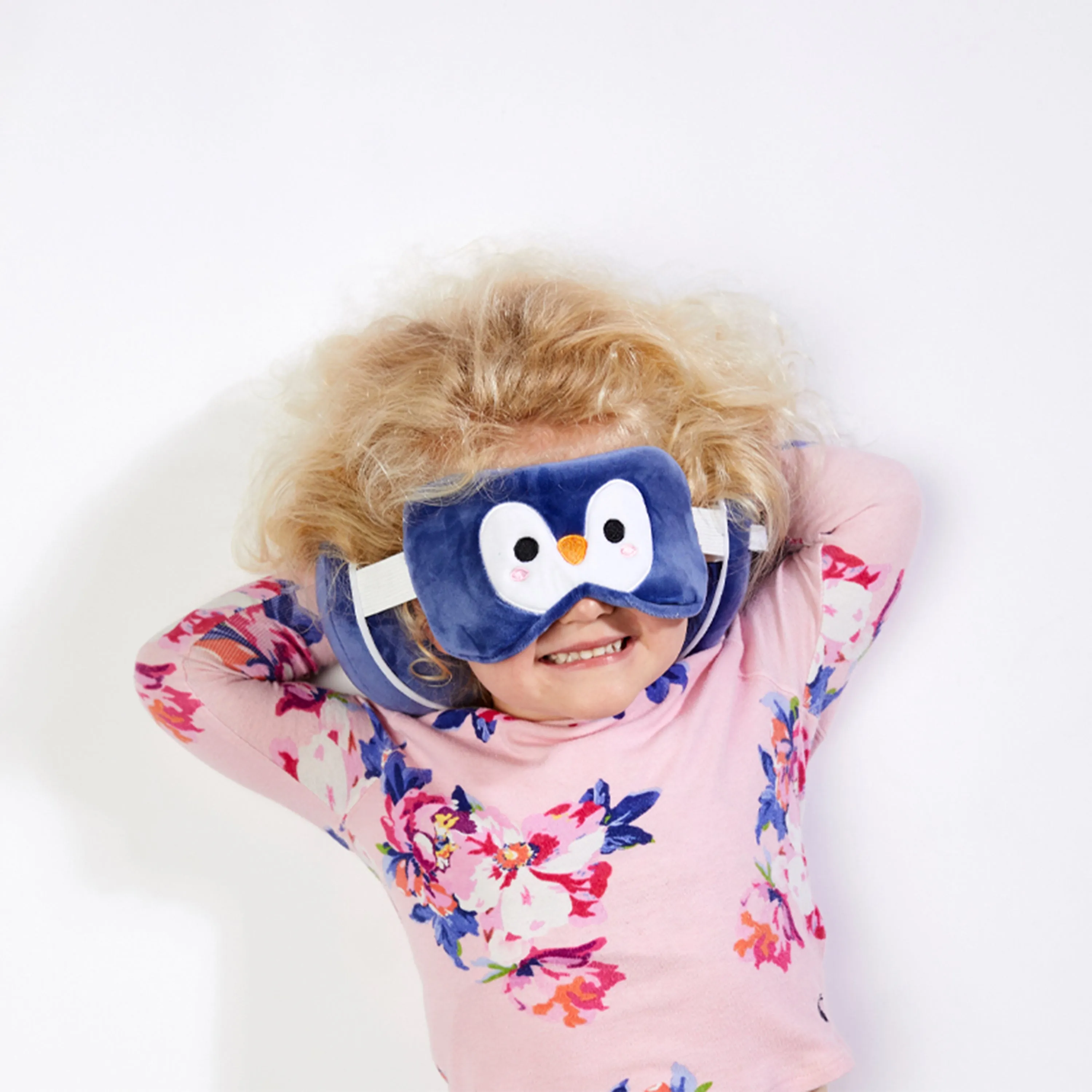 Penguin Relaxeazzz Plush Round Travel Pillow & Eye Mask Set