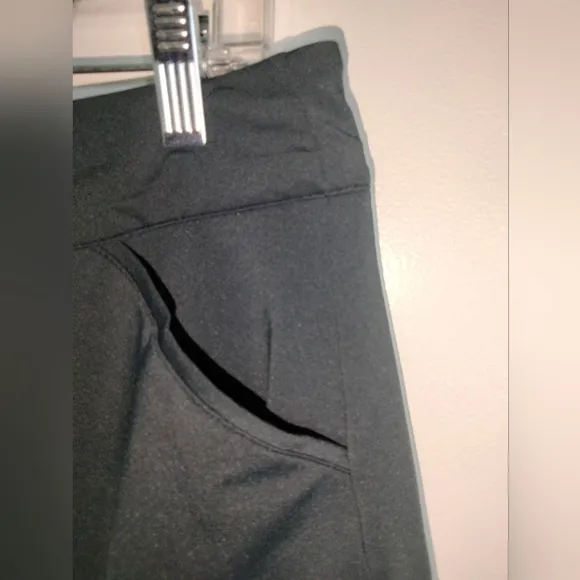 Peter Millar (Size XL) Black Sporty Performance Stretchy &quot;Alice Petal Hem&quot; Skort