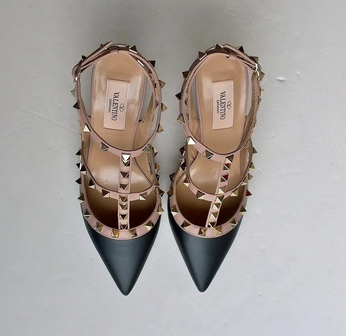 Valentino Garavani Black Leather High Heels Rockstud shoes