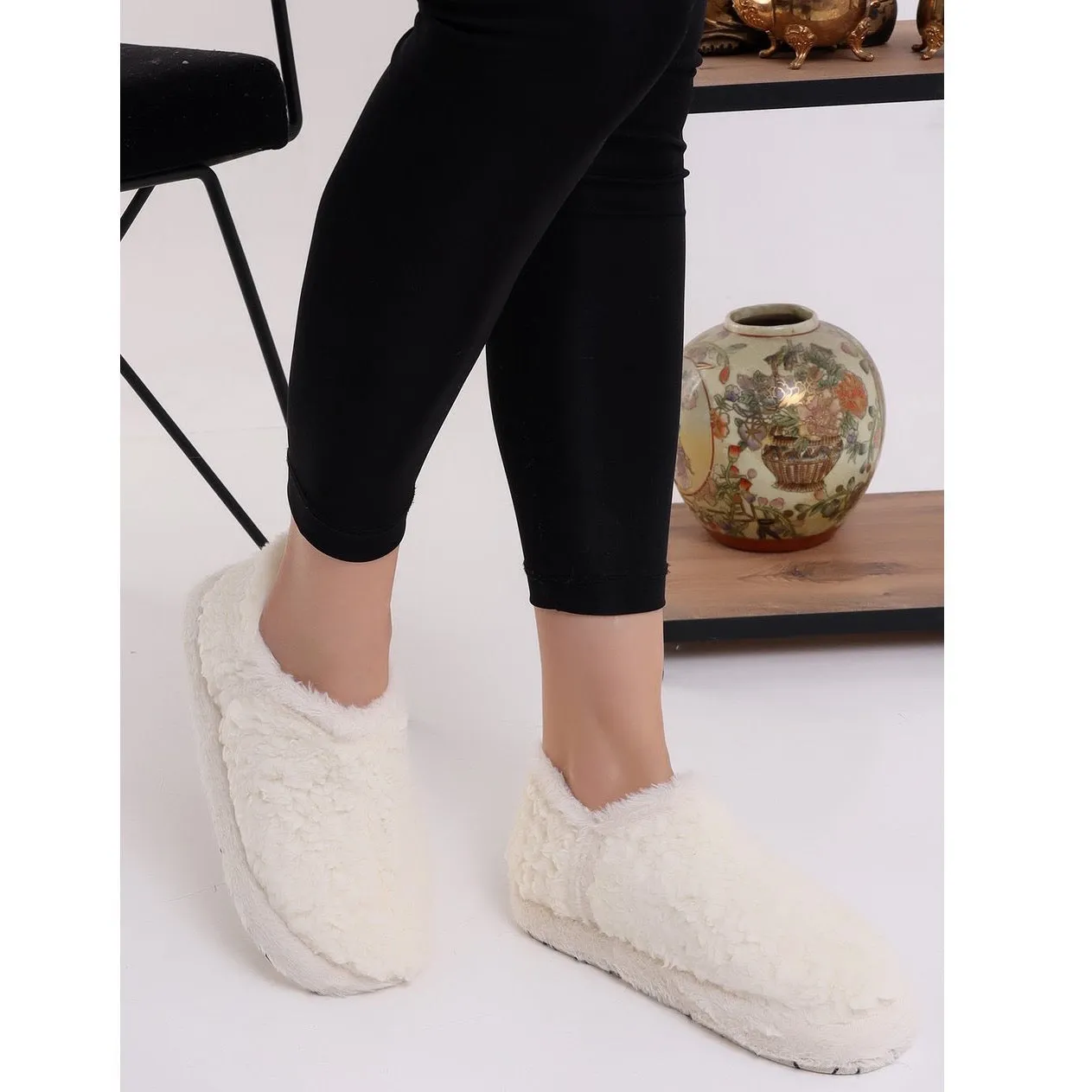Women's Plush Winter Slippers Home Boots Fluffy 36-40 WHITE